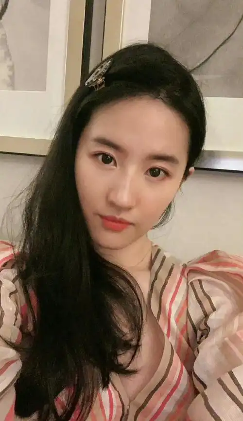 这也就是刘亦菲,本人超出照片的十倍美!无所谓!