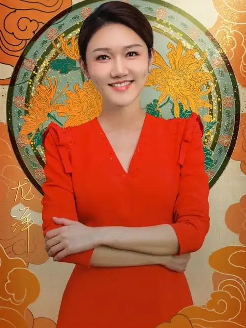 好喜欢龙洋主持得《中国诗词大会》～ 之前还担心董卿之后诗词大会会