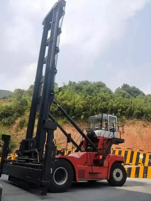 产品介绍 | 空箱堆高机