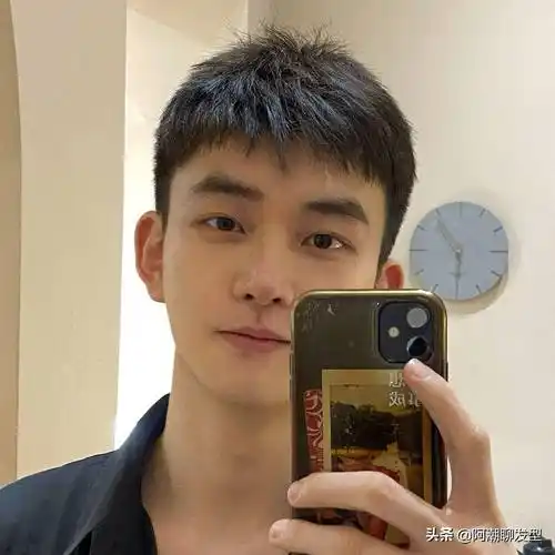 男生发型先别瞎剪,理发师建议这3款,剪完清爽帅气又很潮_阿潮_短发