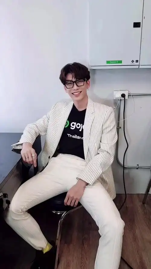 帅气小伙子.mewgulf mew