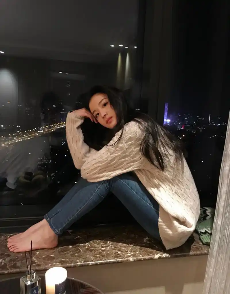 王楚然  美腿玉足合集