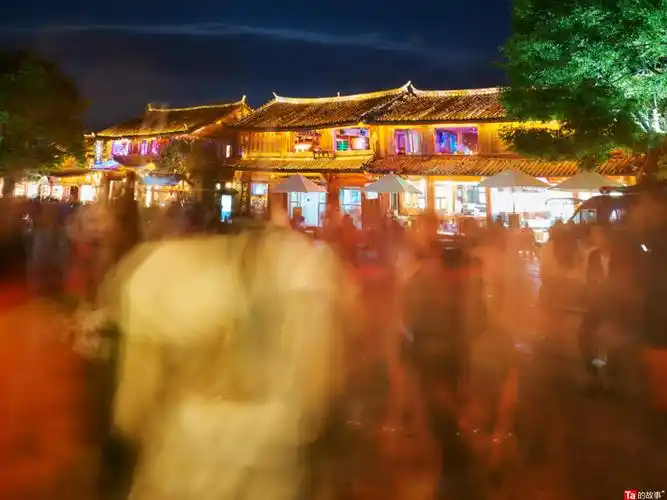 纸醉金迷灯红酒绿手机长曝下的快感