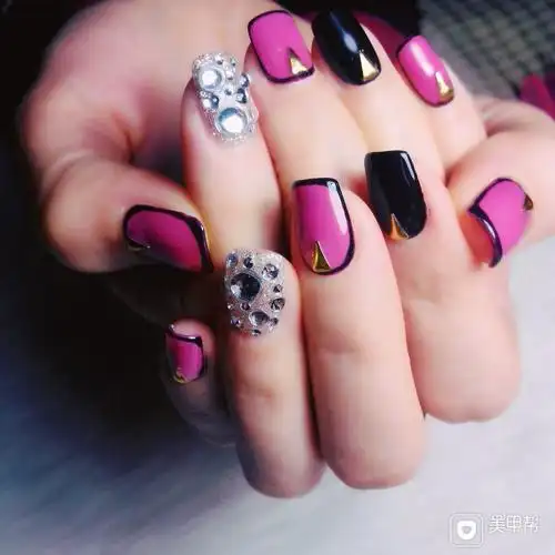 方形红色银色黑色日式手绘时尚与个性美甲图片