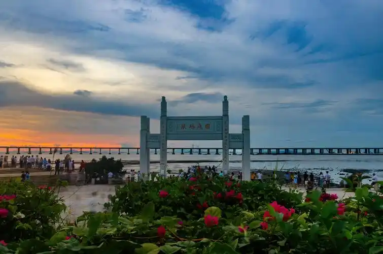 夕阳下的深圳固戍码头