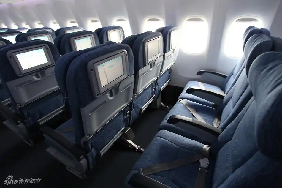 国航777-300er客机经济舱全图