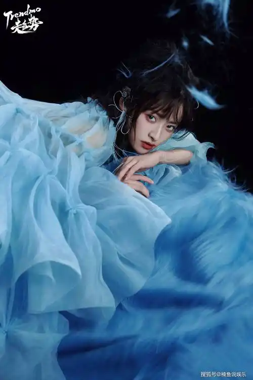 沈月一出场就惊艳了!泪痕妆造型仙气飘飘,24岁气质好养眼_仙女