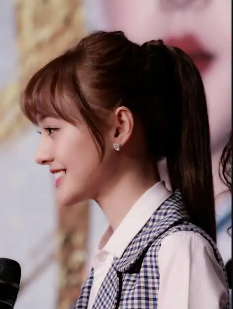 女星的侧脸谁更美baby迷人杨幂有瑕疵而她堪称完美侧脸