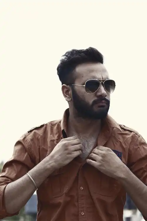 图片大全] 稳重成熟男人头像图片