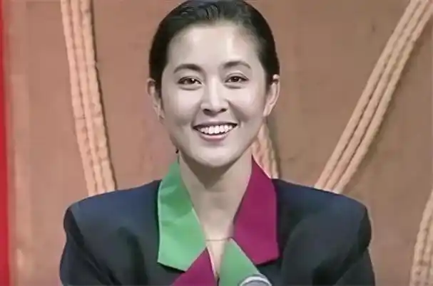 与郭达分手后,倪萍遇到了陈凯歌,而他使她成为众人眼中的笑柄.