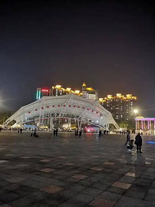 深圳过年的沙井市民广场