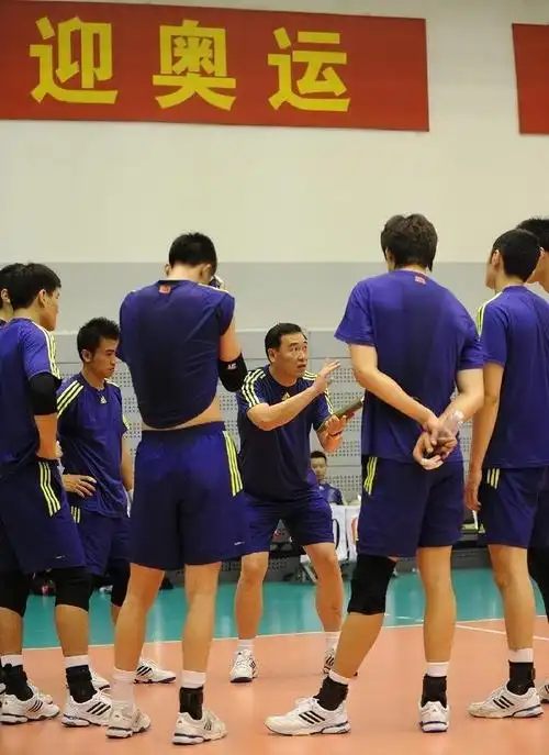 中国男排史上最高队员边洪敏身高210米娶168米女排国手为妻