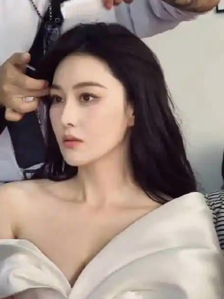 张馨予秋日居家风