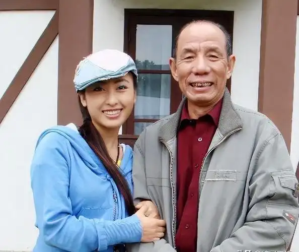 老戏骨魏宗万娶房东的女儿为妻结婚就当继父晚年供外孙留学