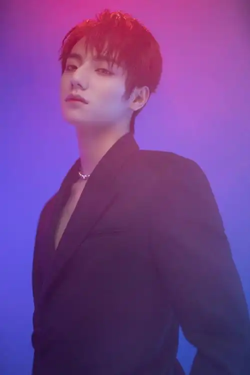 李振宁真空西装光影大片写真图片29