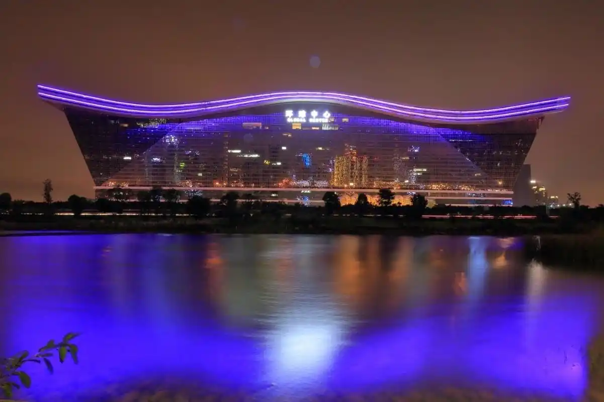 前段时间成都在大力推进退林还耕,据悉,在环球中心附近的中和湿地