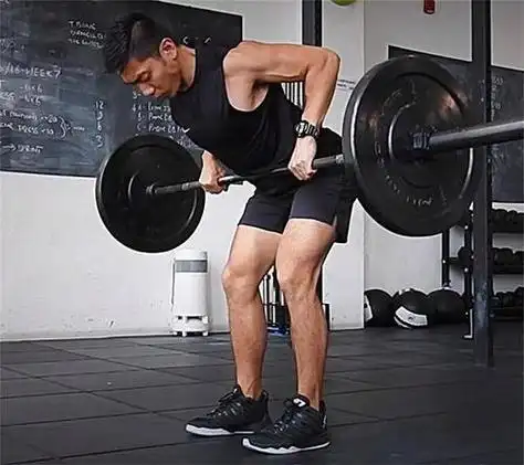 男人背后安全感爆棚4个动作练好背阔肌背部强壮有力