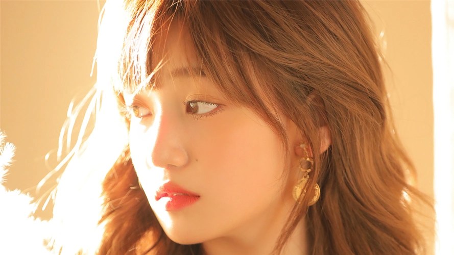 清纯少女居家清新写真_美女壁纸_壁纸下载_美桌网