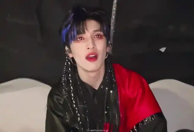 严浩翔挑染蓝发造型