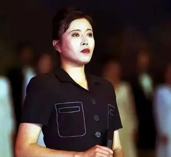 丁嘉丽女儿胡琳娜:在缺少爱的环境里成长,如今36岁依然孤身一人