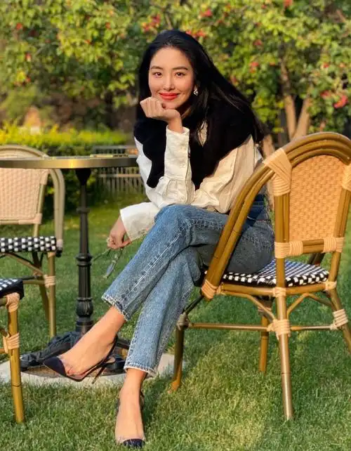 优雅又高级氛围系美人杨采钰的法式风情穿搭可真是太美了