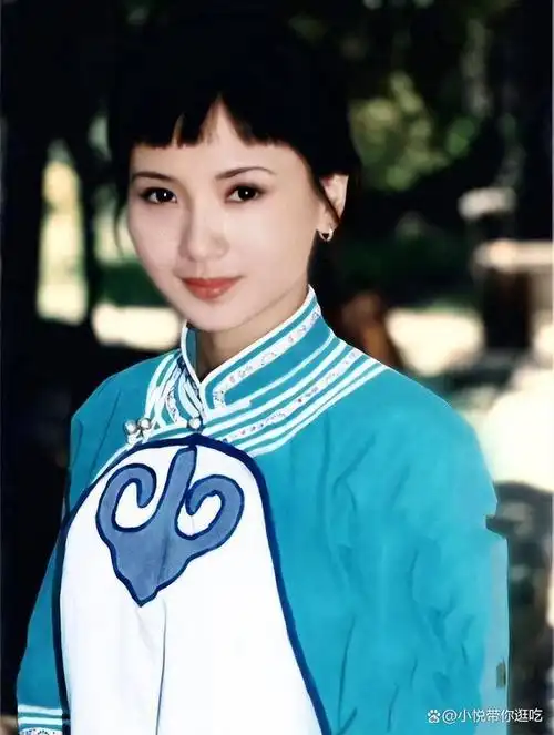 真得被57岁陶慧敏气质折服,自然老去体态发福,越老反而越优雅