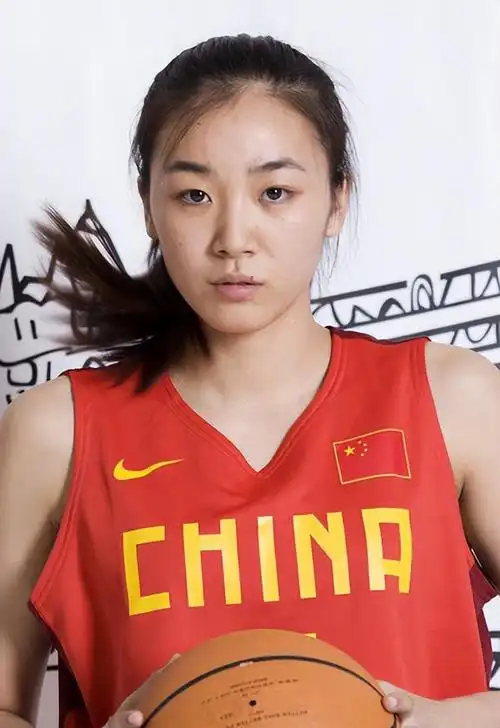 回顾"篮坛女神"赵爽:她经历过怎样跌宕的人生?如今她怎样了?