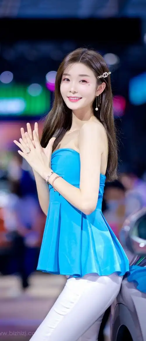 超好看的女生壁纸网红可爱车模美女