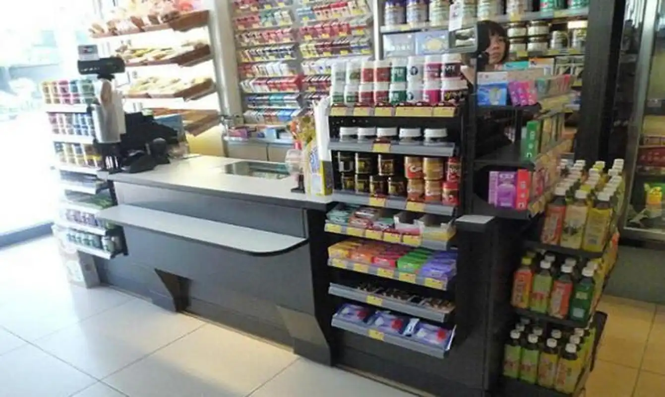 为什么超市一定要把避孕套和口香糖一起放在收银台的旁边,害得很多人