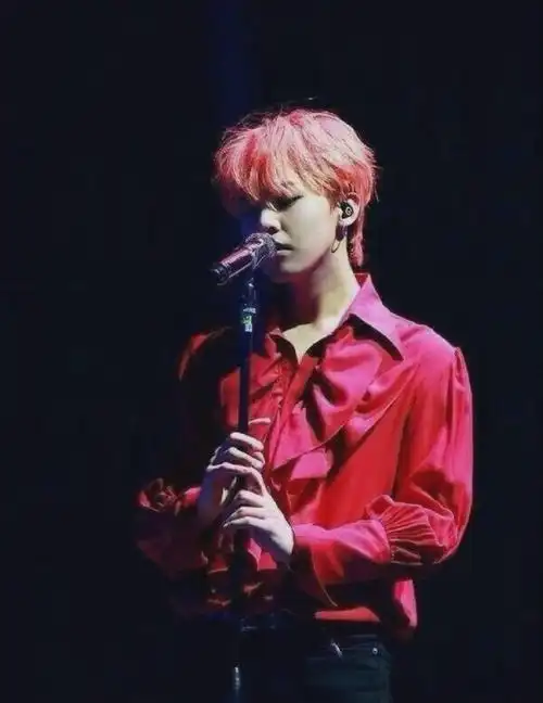 权志龙发际线#来看权志龙大背头造型超酷超拽超有范儿90这热度实妹