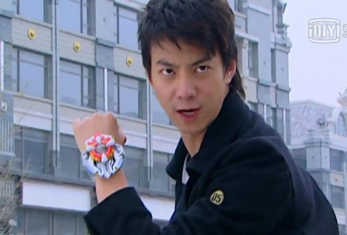 铠甲勇士中的6大替补召唤人,炘南有两个替补,最后一个还被绑架