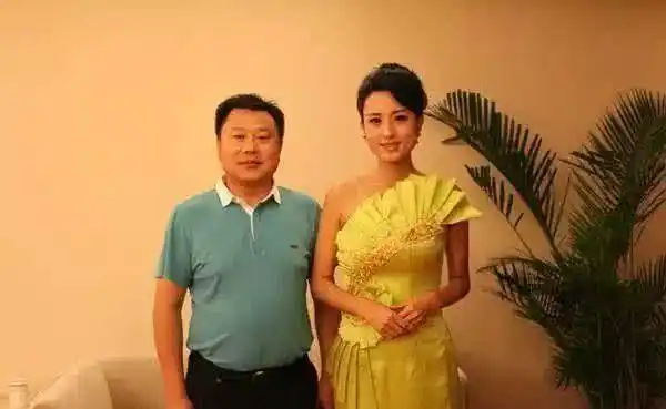 原创41岁的张蕾她和她老公低调了8年现终于曝光