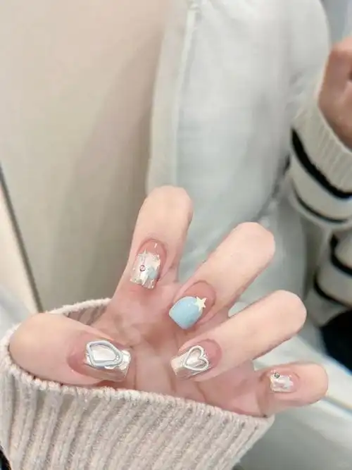 又来给你们分享美甲啦  超适合夏天做的9799嘻嘻  #美甲分享