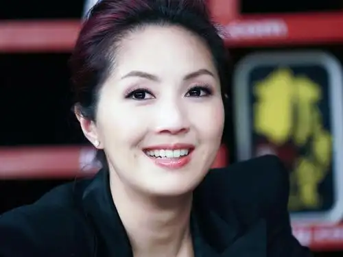 今年44岁的杨千嬅是香港演艺圈低调而有才华的女星.