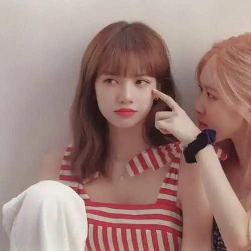 头像:lisa&rose闺蜜头终于来啦,虽迟必到!