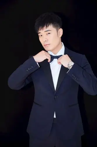 简介:一组精美的陈赫跑男《爱情公寓》17,陈赫跑,爱情公寓