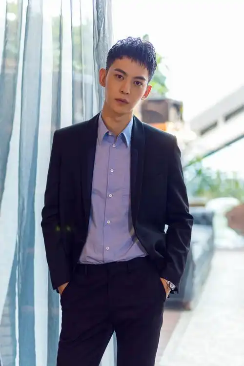 唯一受邀男艺人唐晓天亮相stellamccartney晚宴