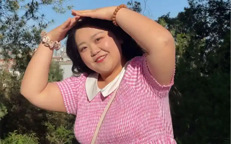 200斤胖女孩 女孩子真的抵挡不住粉色的诱惑啊