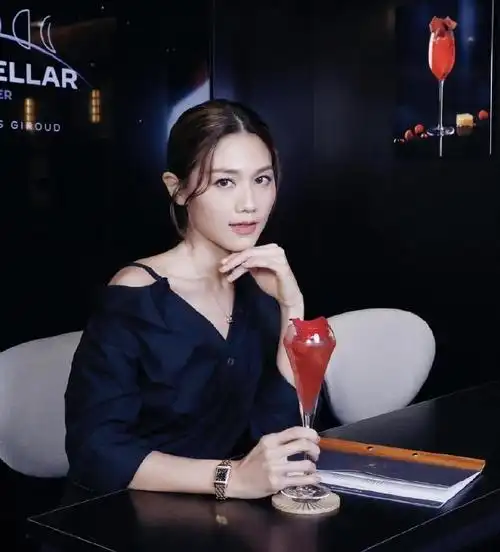 片场意外被水淹,一女星被困山洞3小时|张家辉|周秀娜|片场_新浪新闻