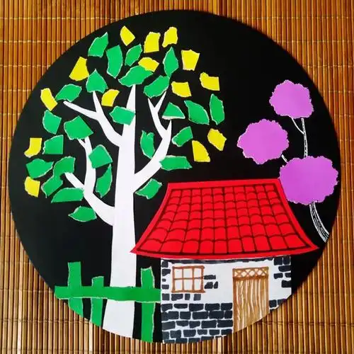 并根据构图,选择合适的空间,粘贴树叶,篱笆等元素.