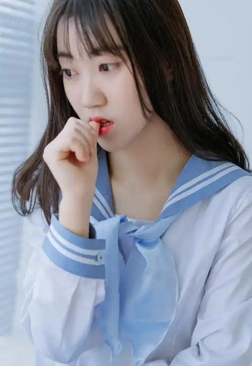 小清新美女学生妹制服诱惑性感私房写真