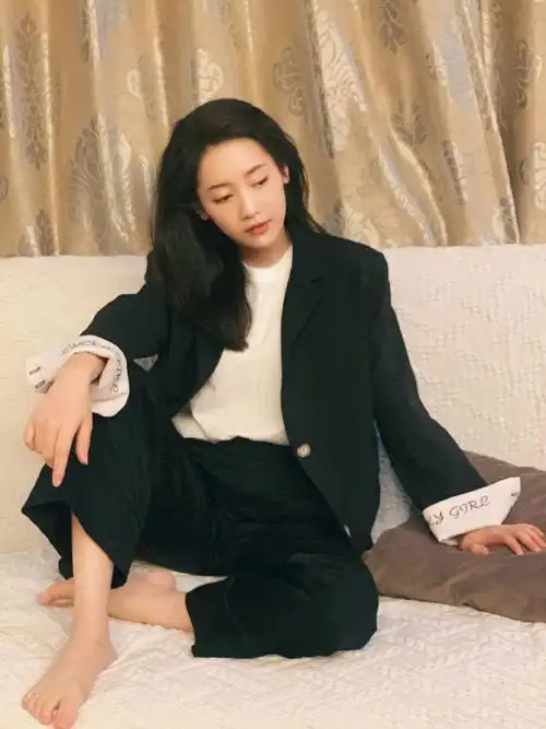 郑湫泓相关图片