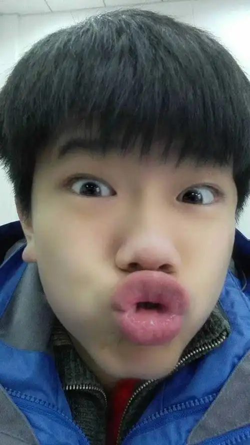 大家都拍过哪种逗比的自拍?