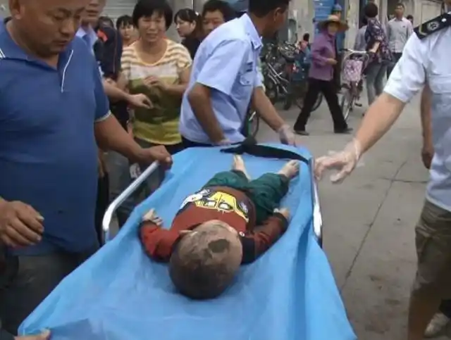 余杭2岁男童掉入水沟,在涵洞溺亡