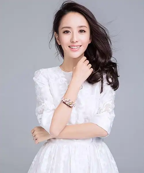 佟丽娅经纪人(公司)_佟丽娅代言费多少钱_佟丽娅影视平面代言报价