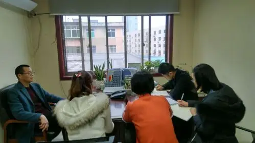 【长安城管】法规宣传科开会传达局会议精神