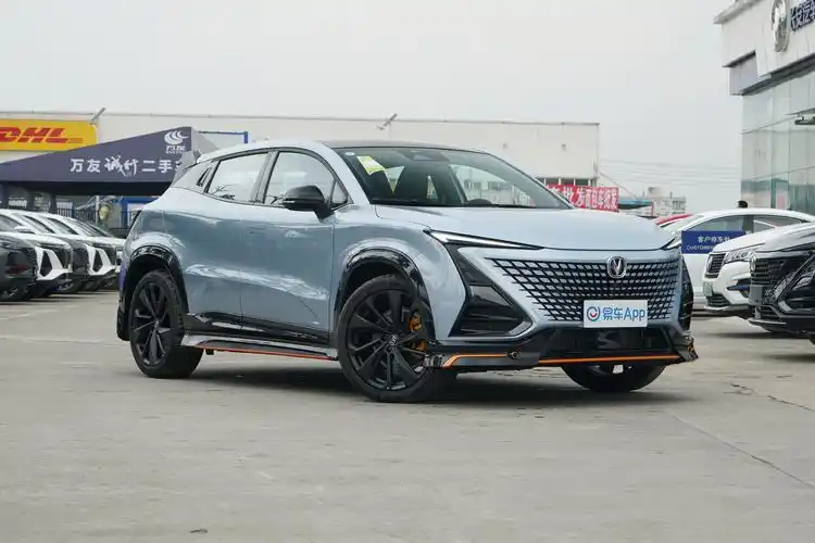 2022款长安unit运动版20t自动尊贵型