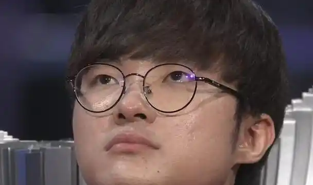 lolfaker哭了再登微博热搜lck你们的皇帝回来了