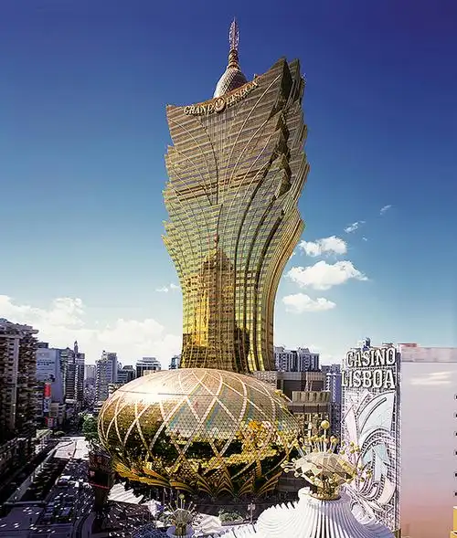 "赌王"何鸿燊与三座澳门地标性"葡京"建筑