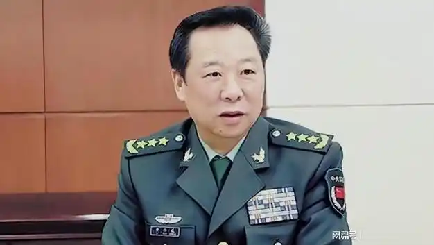 李作成上将卸任职务后还是党代表未来几年继续为我军操劳